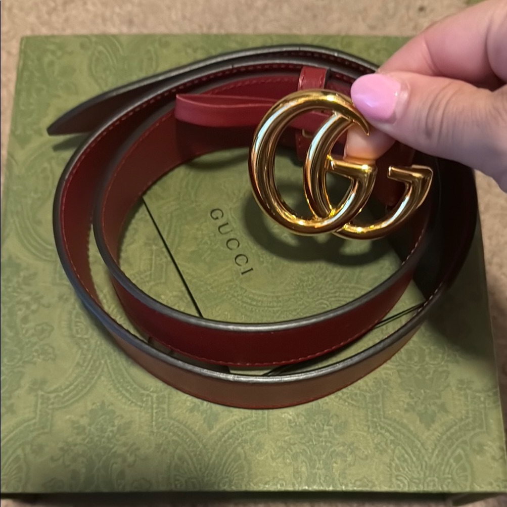 Authentic Gucci Crimson Belt With Gold Gg Emblem Size 80